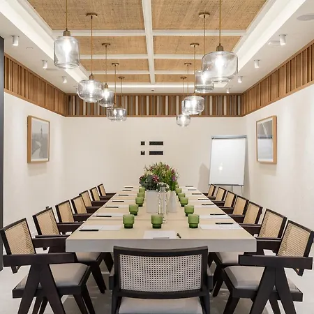 فندق Sercotel Esteoeste لوغو